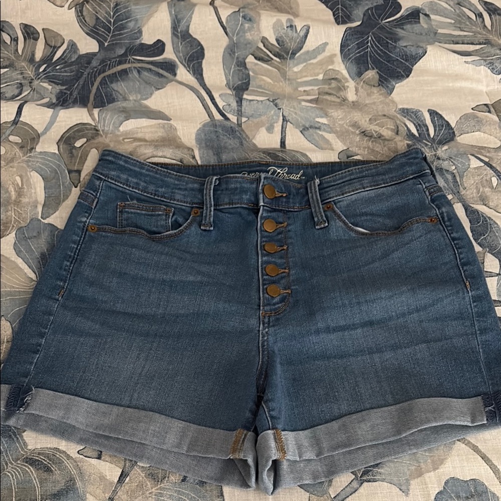 Three pair of jeans shorts. 🩳 - Picture 9 of 11